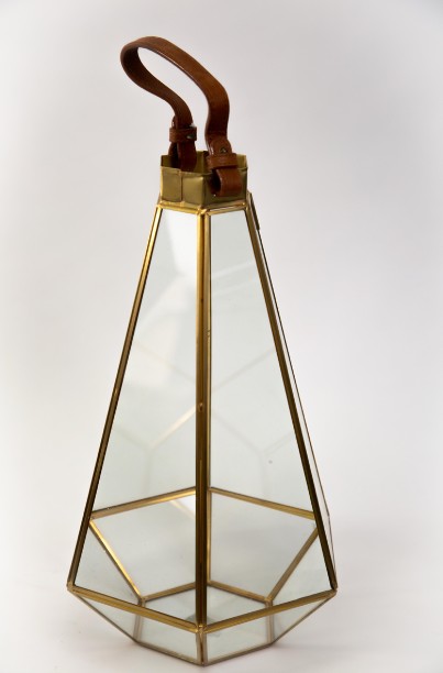 
                  
                    LANTERN
                  
                