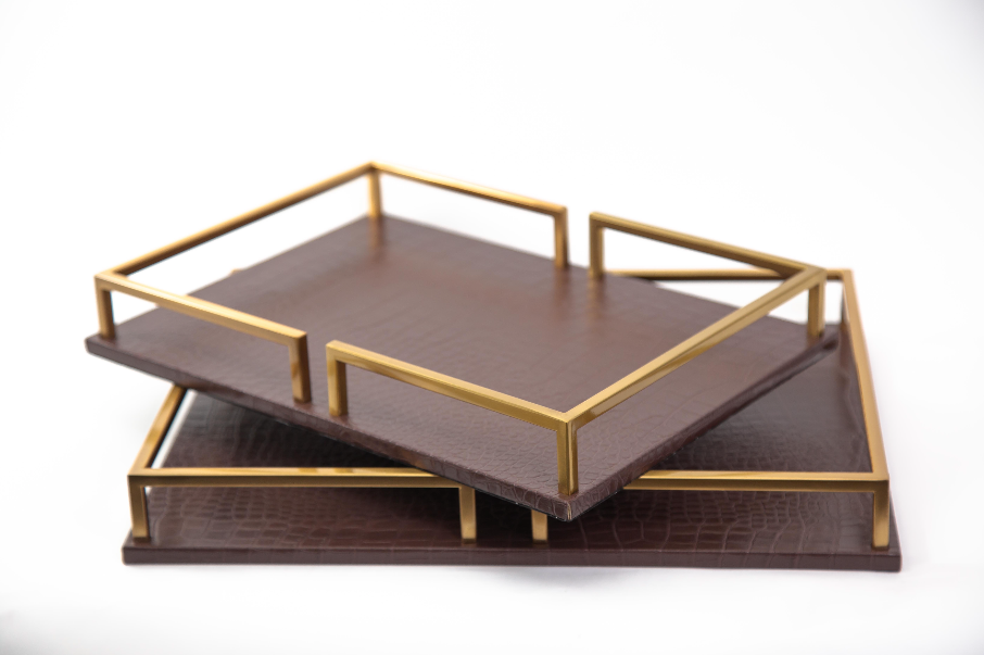 
                  
                    TRAY
                  
                